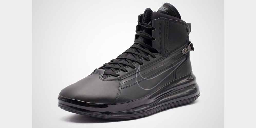 Tampil Bold dengan Nike Air Max 720 Saturn 'Triple Black'